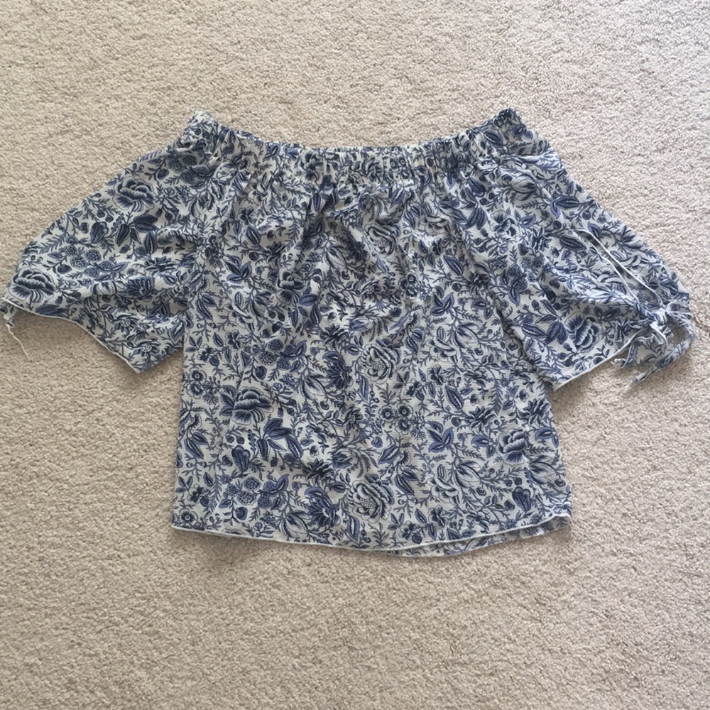 Francesca’s blue & white top